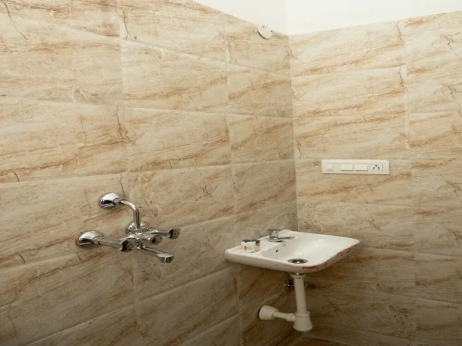 OYO Home 14110 Modern Stay