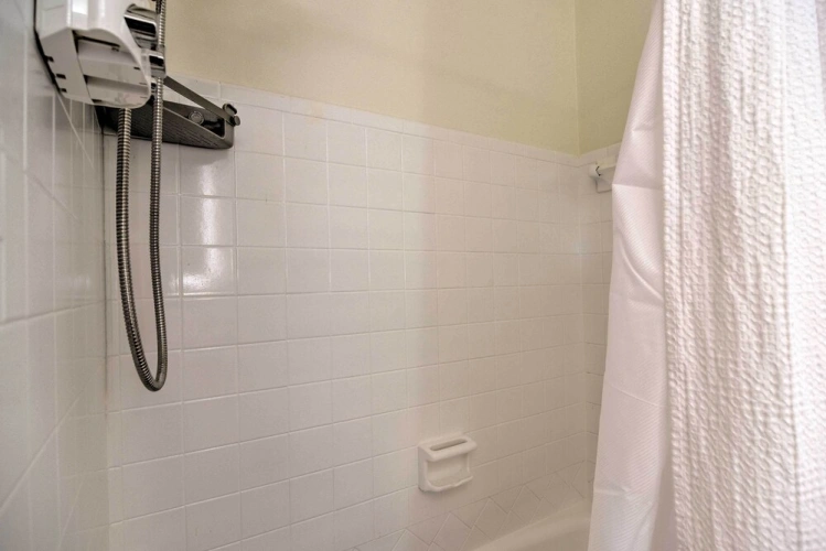 2 Bedrooms Cottage
