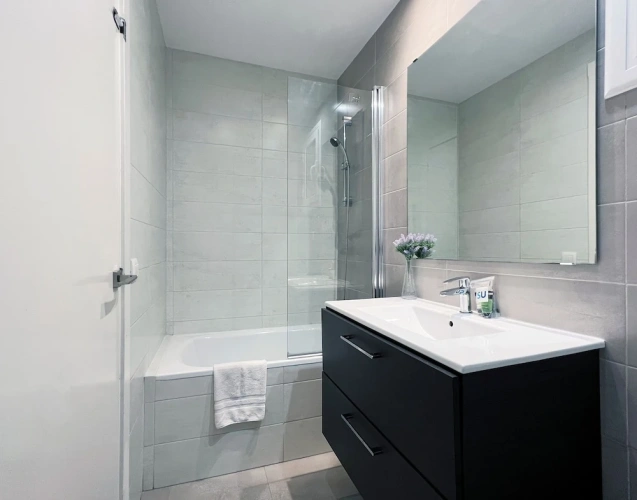 3 Bedrooms Apartment