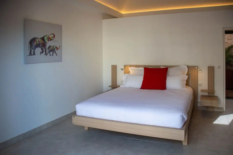 Dream Villa Black Opal