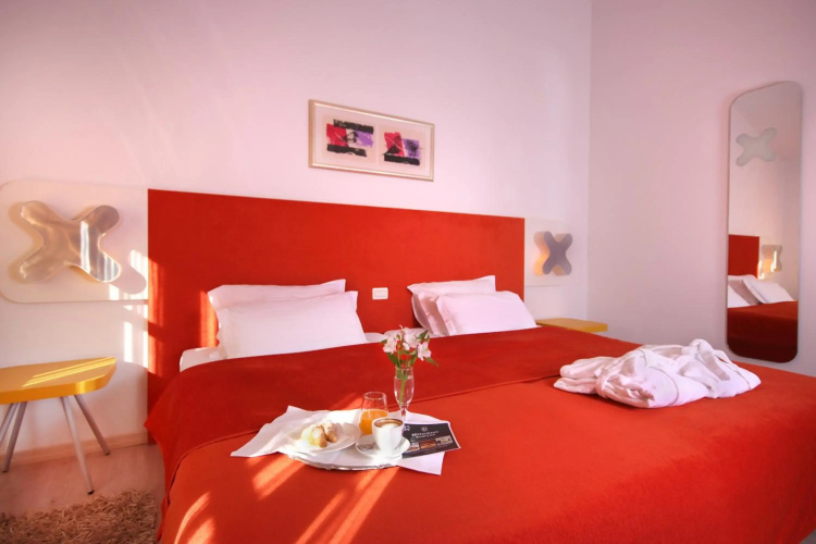 Hotel & Restaurant Velanera