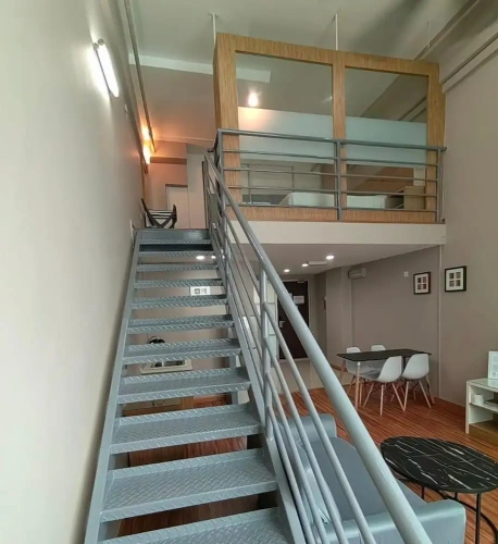 Deluxe Duplex Studio