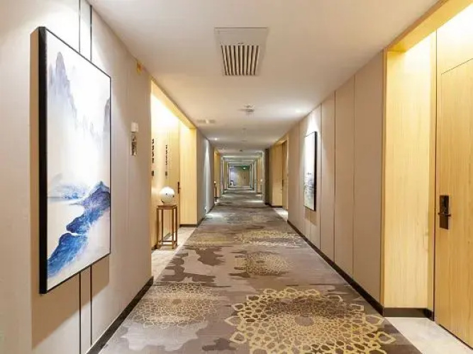 Mousi Light Luxury Hotel