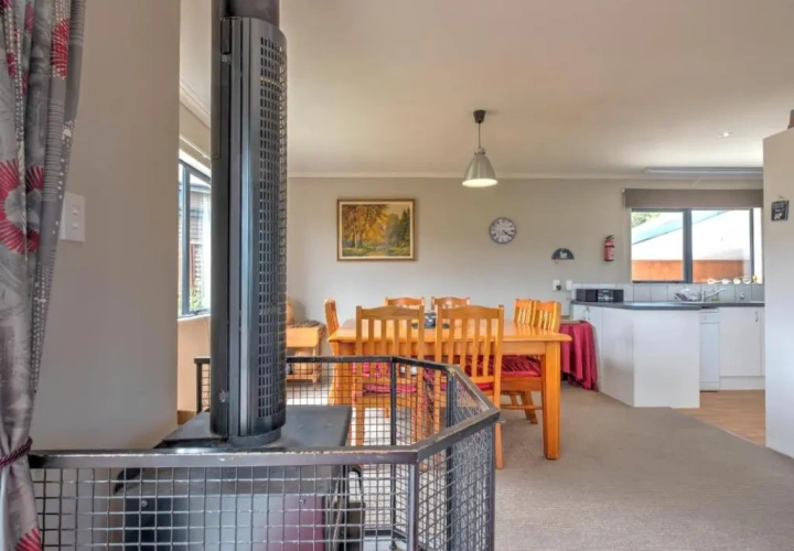 5 Bedrooms Cottage