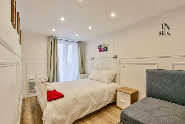 13 - Luxury Flat Eiffel Design 2