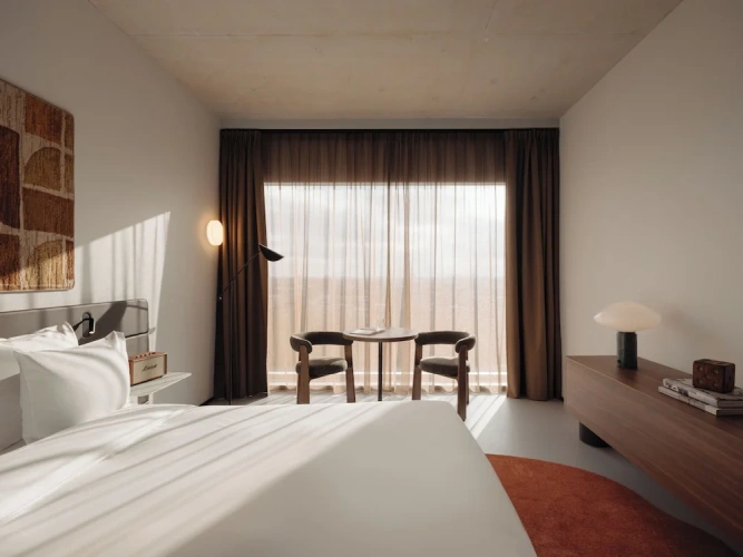 Comfort room