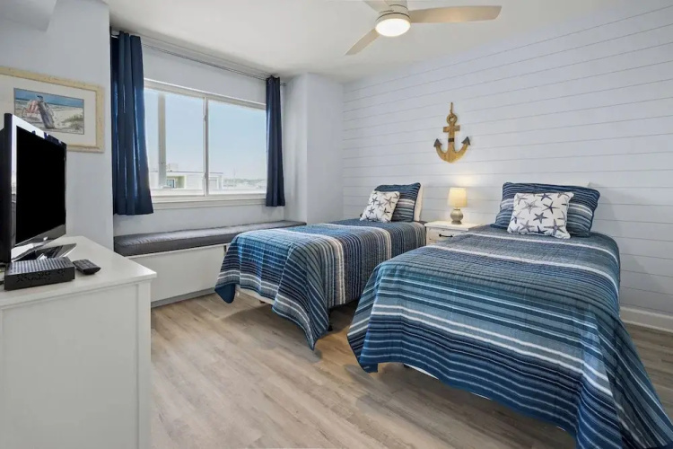 Raintree Villas 2F