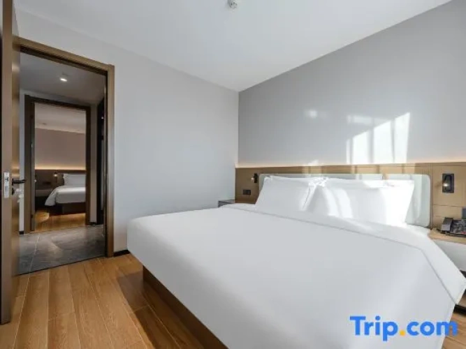 Triple Suite with city view