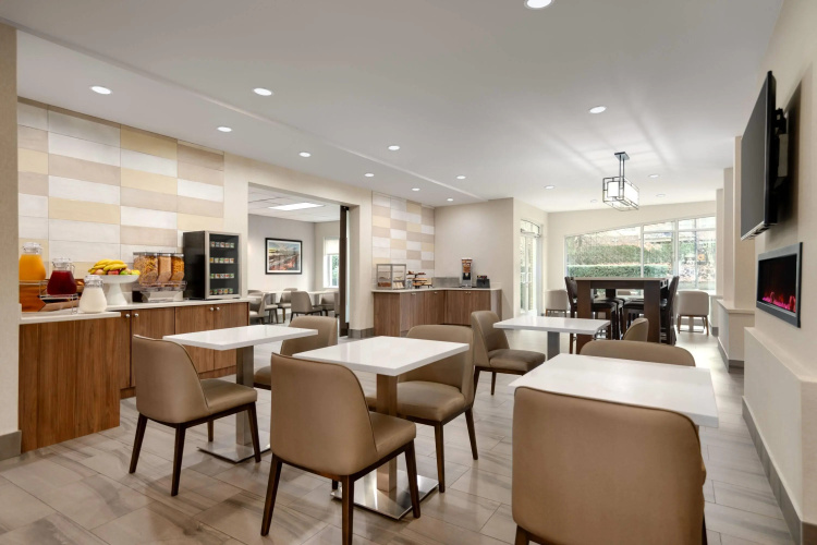 La Quinta Inn by Wyndham Vancouver Airport photo 27