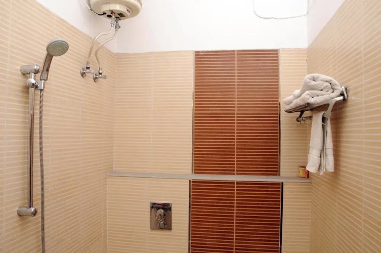 Mannat Residency By OYO Rooms