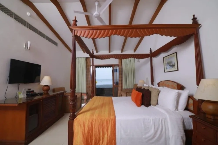 Superior room with lake view