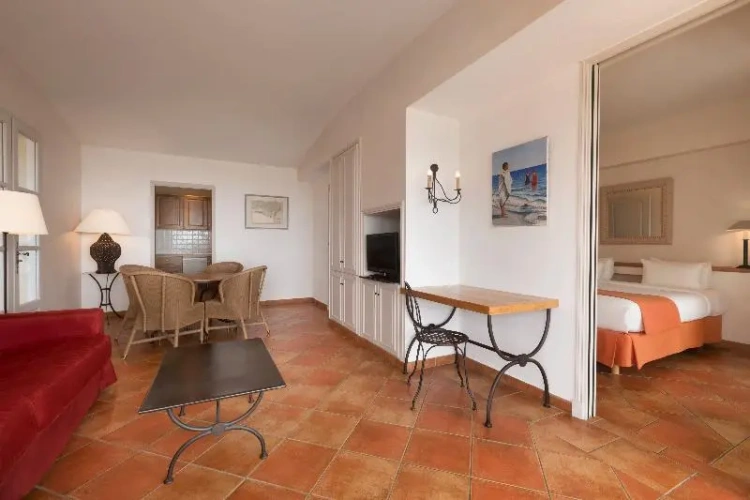 2 Bedrooms Apartment with balcony and with sea view