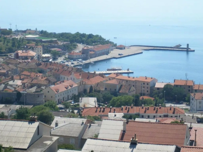 1 Bedroom Apartment with balcony and with view