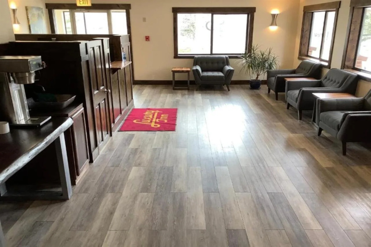 Luxury Inn And Suites