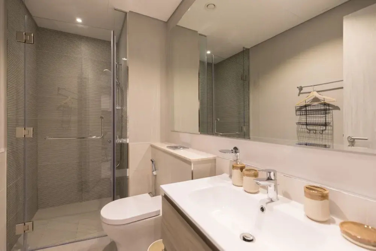 Quiet 1BR with river view