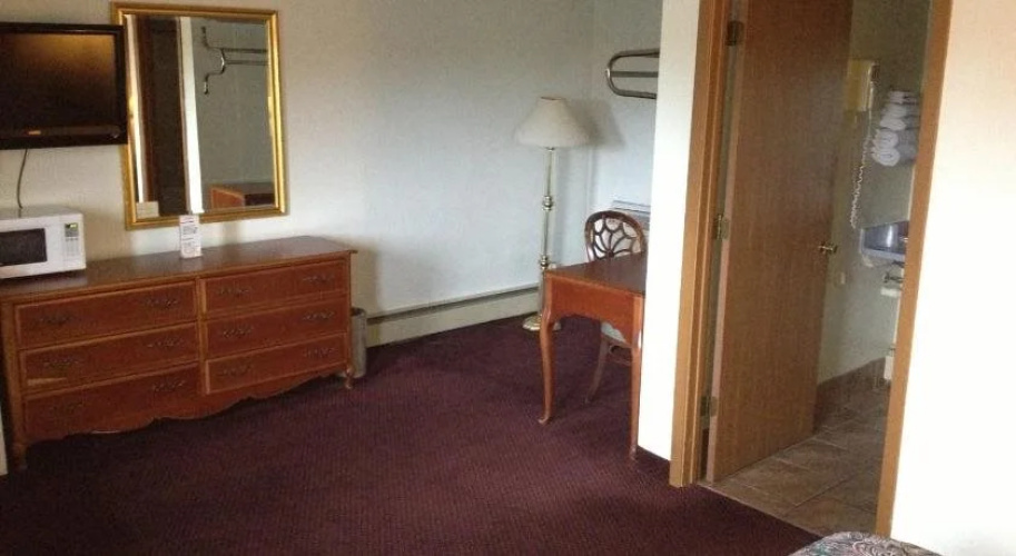Embassy Motel - Franklin