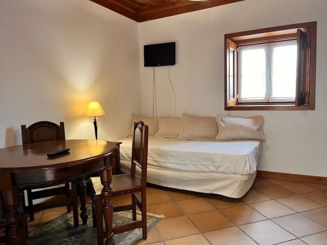 Nomad s Country - Cimo de Vila Mountain Window
