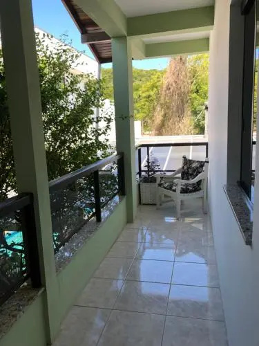 Dax Bombinhas Hostel