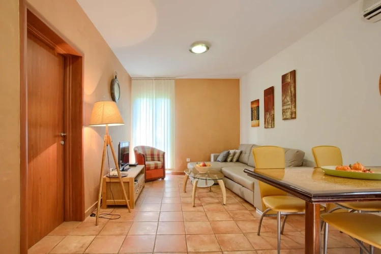 1 Bedroom Apartment with balcony