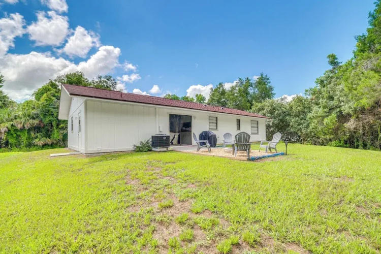 2 Mi to State Parks! Crystal River Home w/ Yard