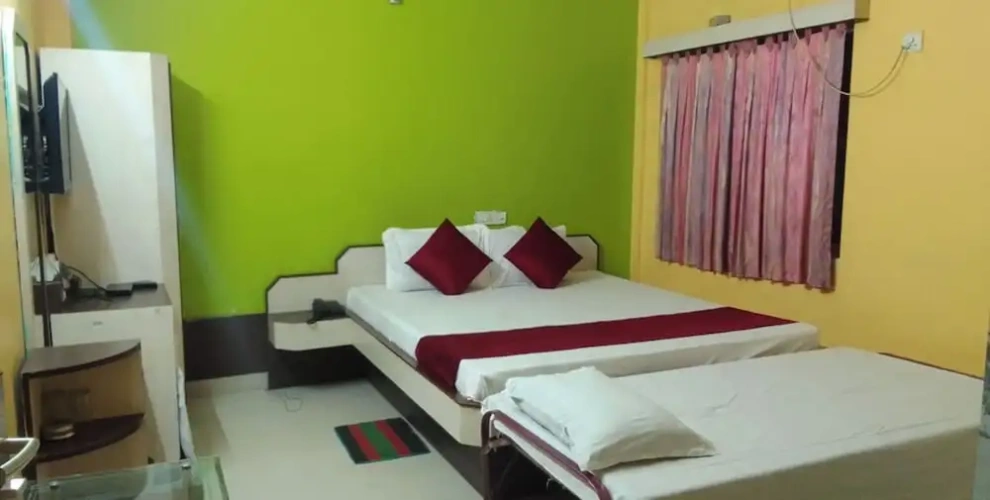 Standard Triple room
