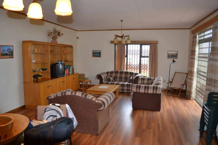 Etusis Lodge