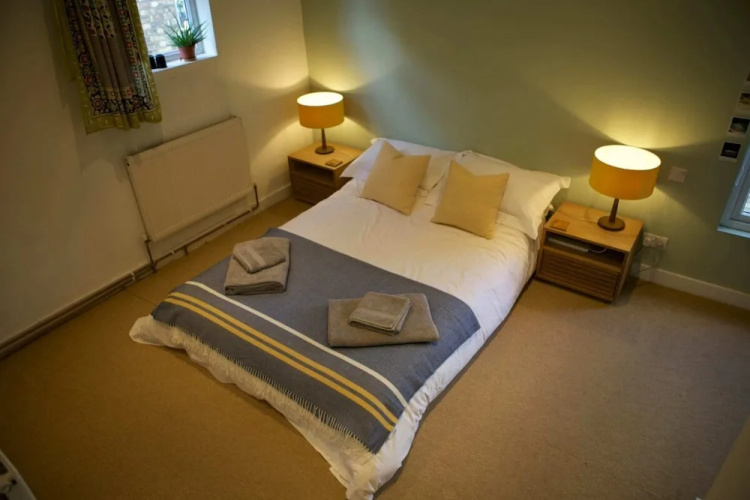 Inviting & Secluded 1BD House w/ Patio - Peckham!