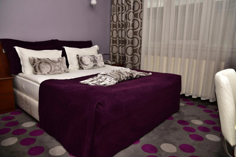 Hande Hotel