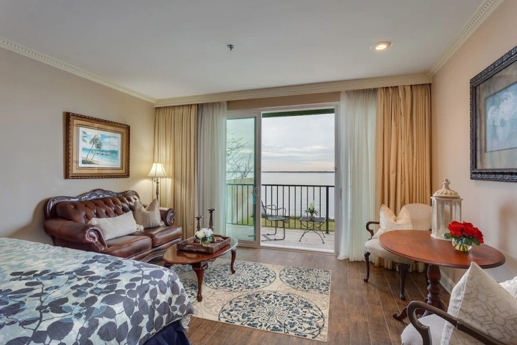 Quadruple Suite
