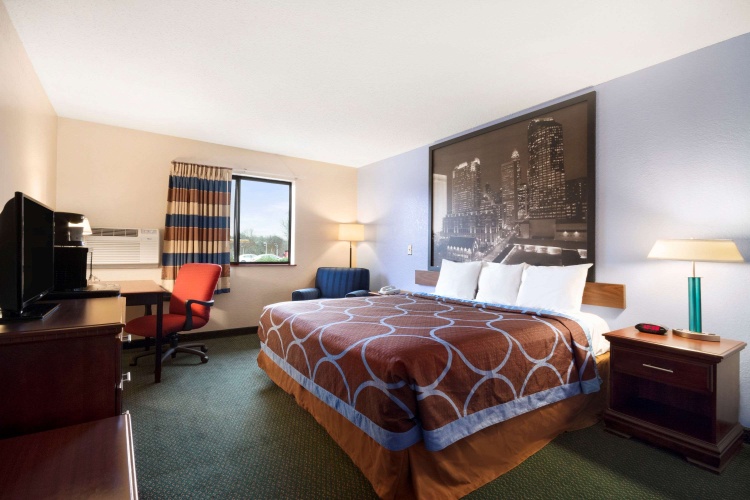 Super 8 By Wyndham Charlotte University photo 7