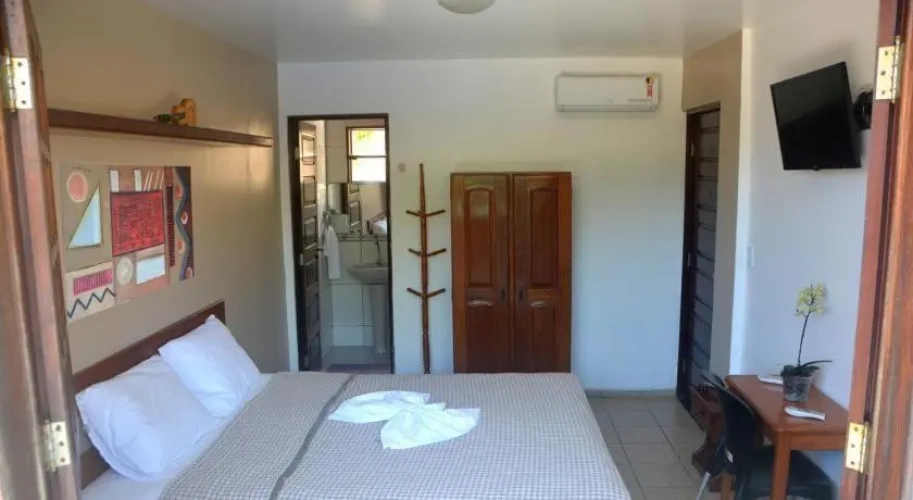 Standard Triple room with pool view