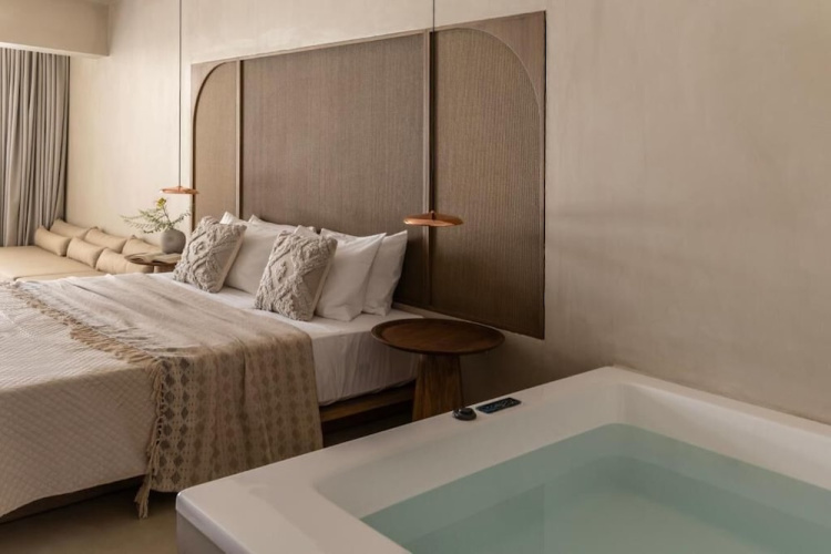 Elea Luxury Suites