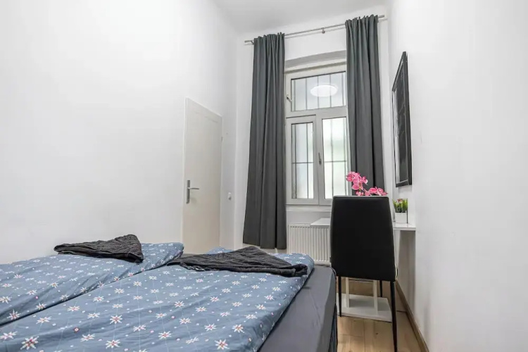 Spacious 5BR Apt Close to Augarten