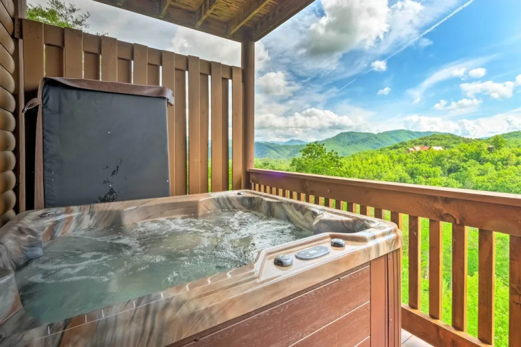 Private Cabin w/ Tree Top Mtn Views: Pets Welcome