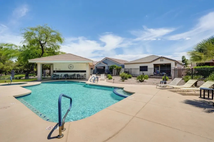 Phoenix Home on Golf Course: Pool & Hot Tub Access