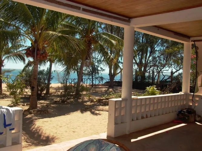 2 Bedrooms Villa
