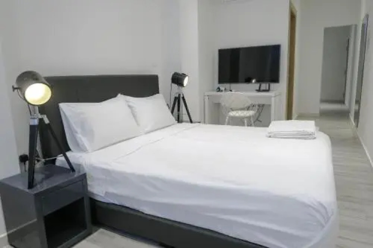 Comfy Studio 5 by ReCharge