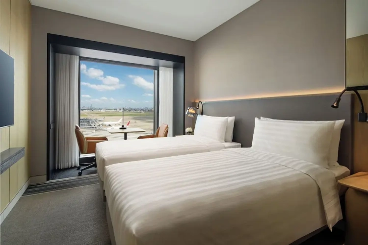 Premier Twin room with view