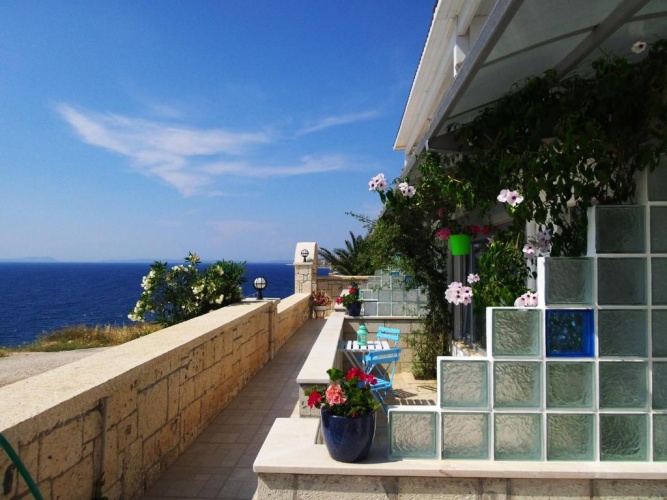 Standard Twin room with sea view