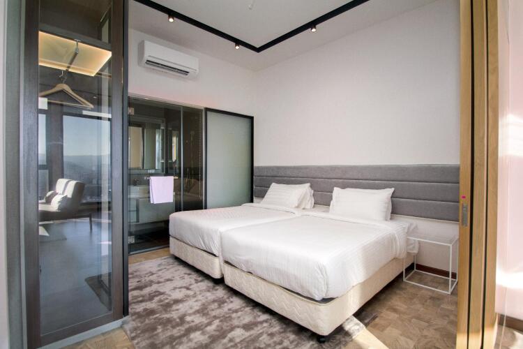 Expressionz Professional Suites by MyKey GlobalOver view