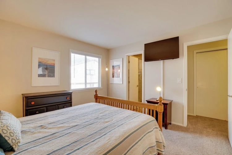 2 Bedrooms Apartment
