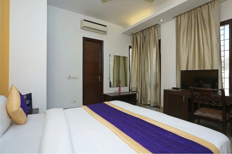 Corple Hotel and Stays