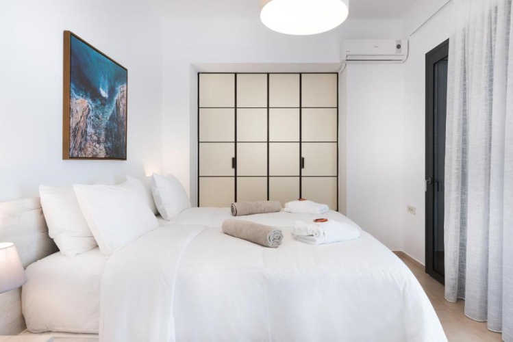 2 Bedrooms Villa