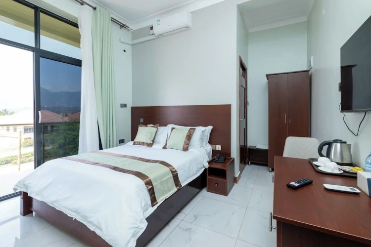 Deluxe Double room with city view
