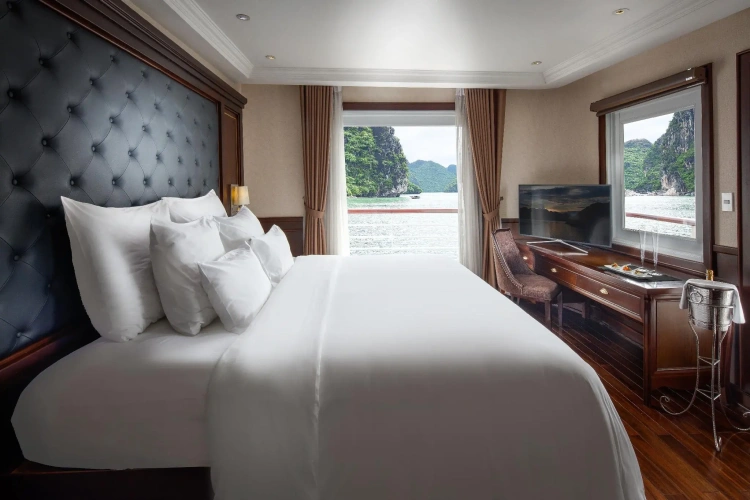 Suite with balcony