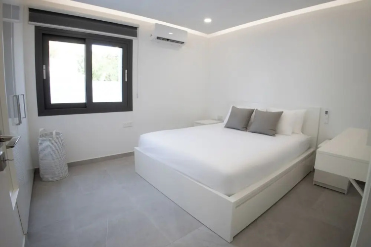 Phaedrus Living Luxury Mackenzie Flat