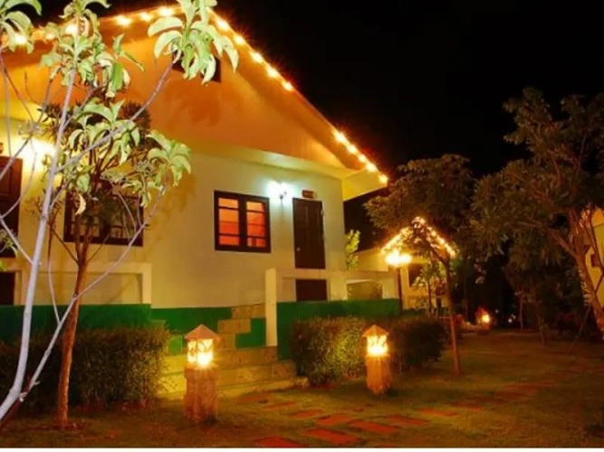 1 Bedroom Standard Double room with mountain view