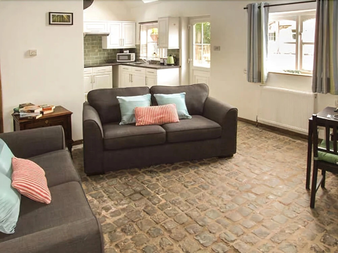 Finwood Cottage 2