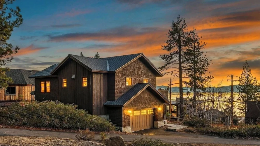 4 Bedrooms Cottage with balcony