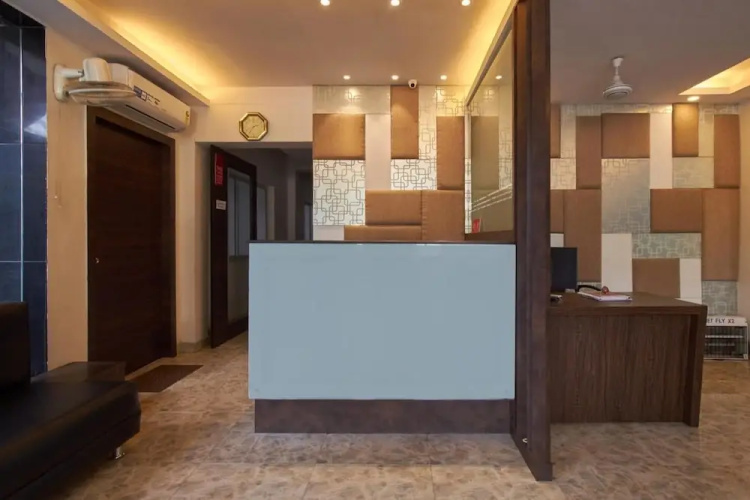 Hotel Crest Inn